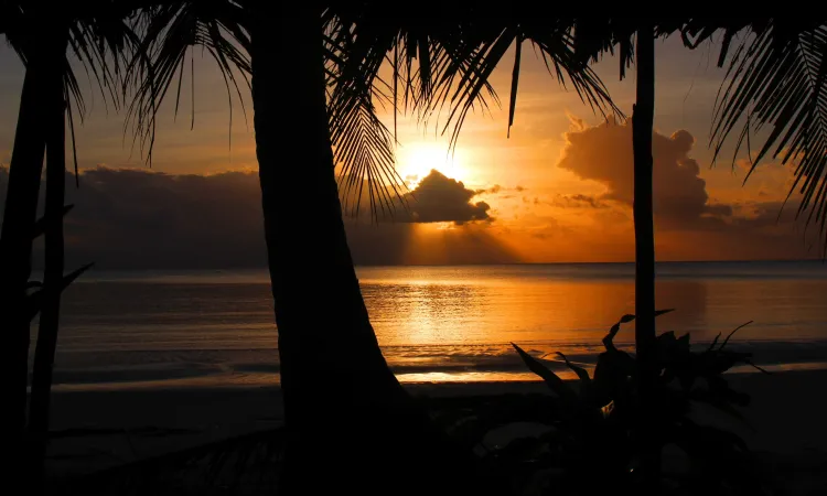 Sunset di Pulau Nias (Sumber : www.pxfuel.com)